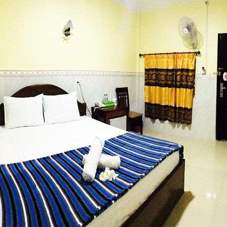 First Hotel Батамбанг Екстериор снимка