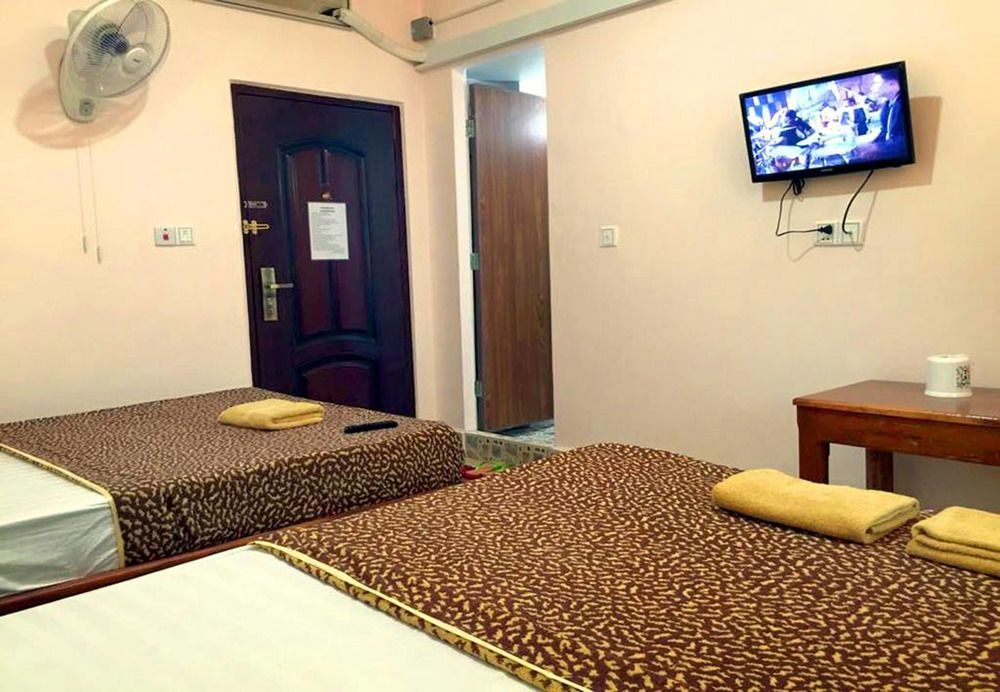 First Hotel Батамбанг Екстериор снимка