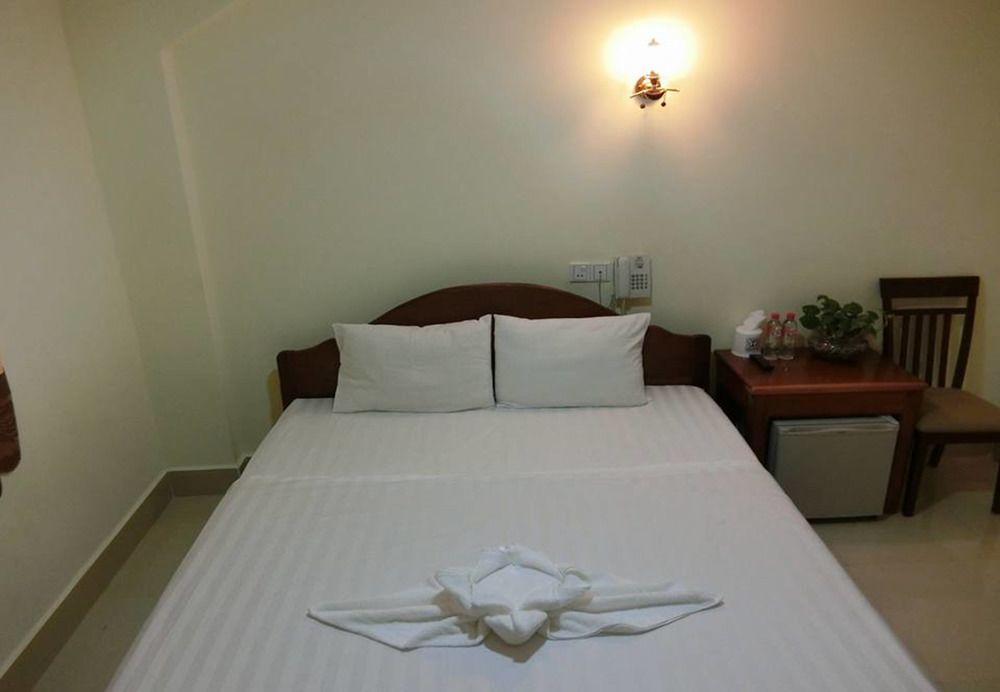 First Hotel Батамбанг Екстериор снимка
