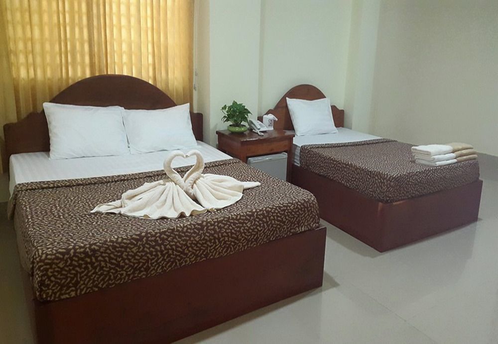 First Hotel Батамбанг Екстериор снимка