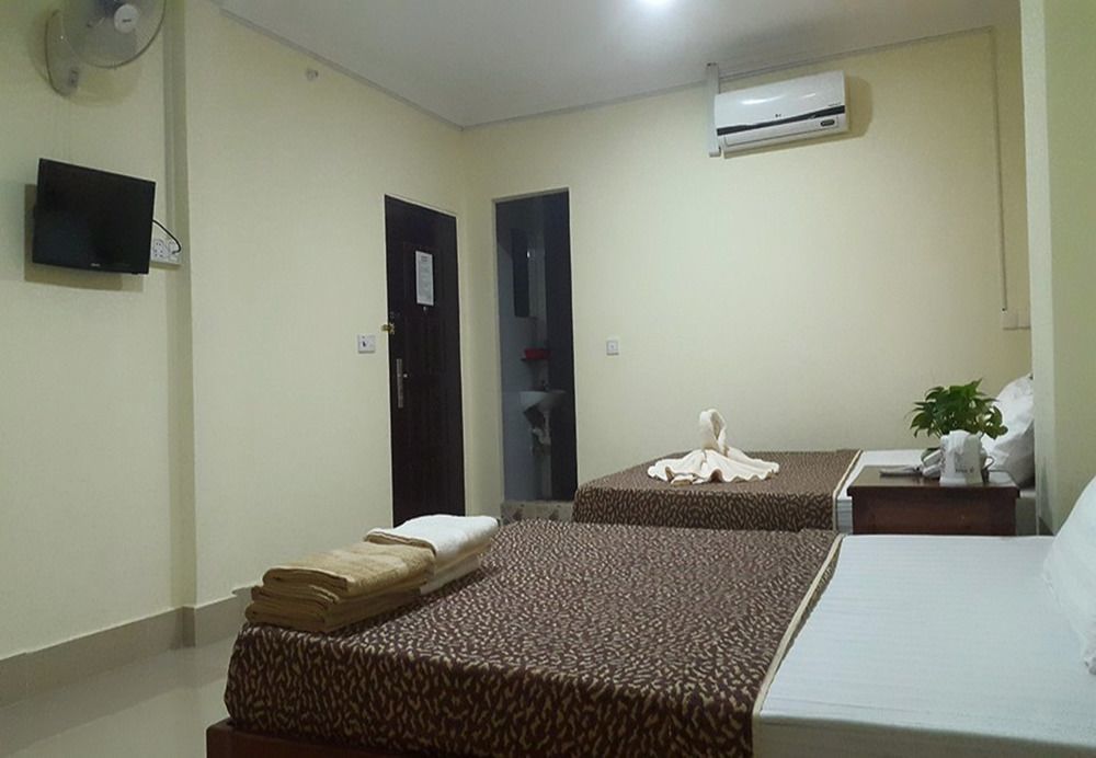 First Hotel Батамбанг Екстериор снимка