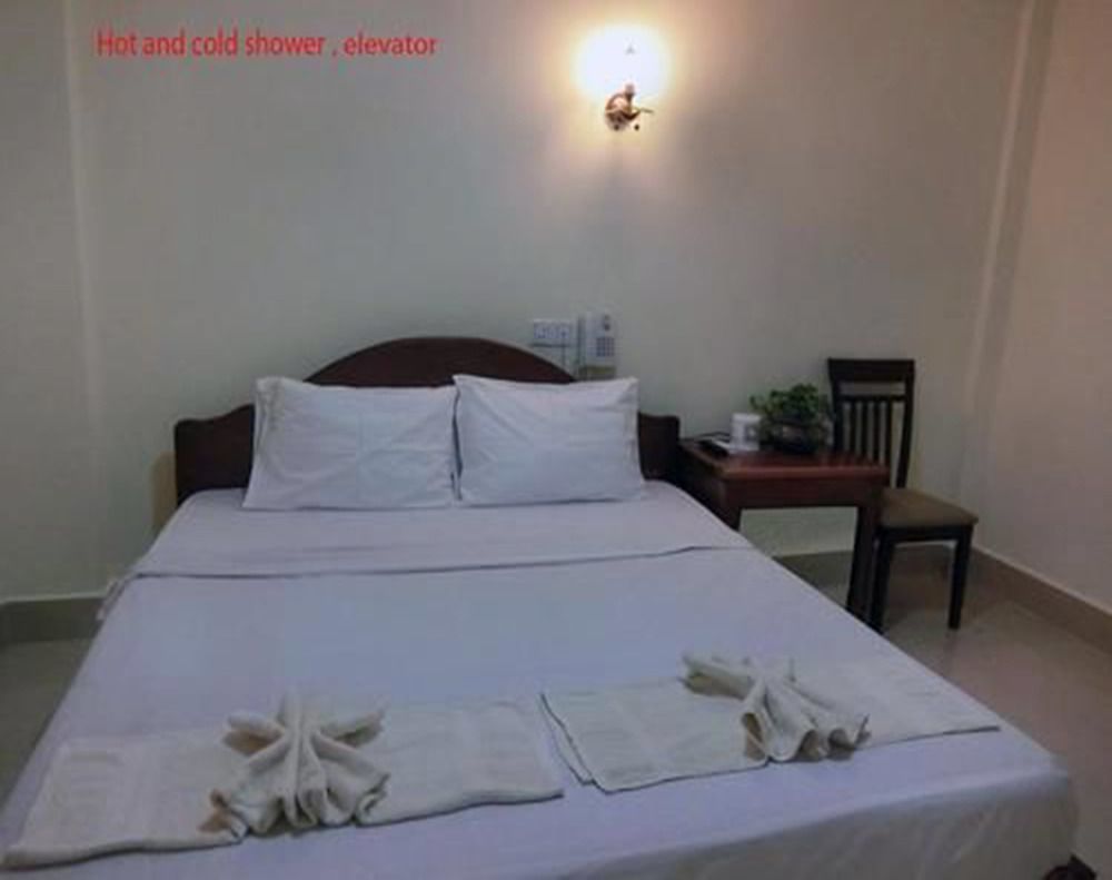 First Hotel Батамбанг Екстериор снимка