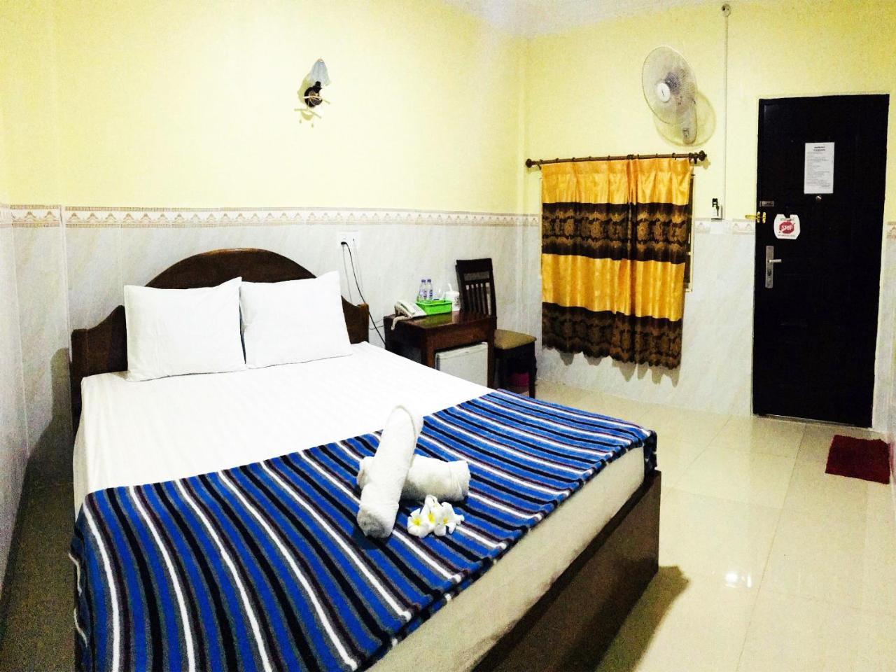 First Hotel Батамбанг Екстериор снимка